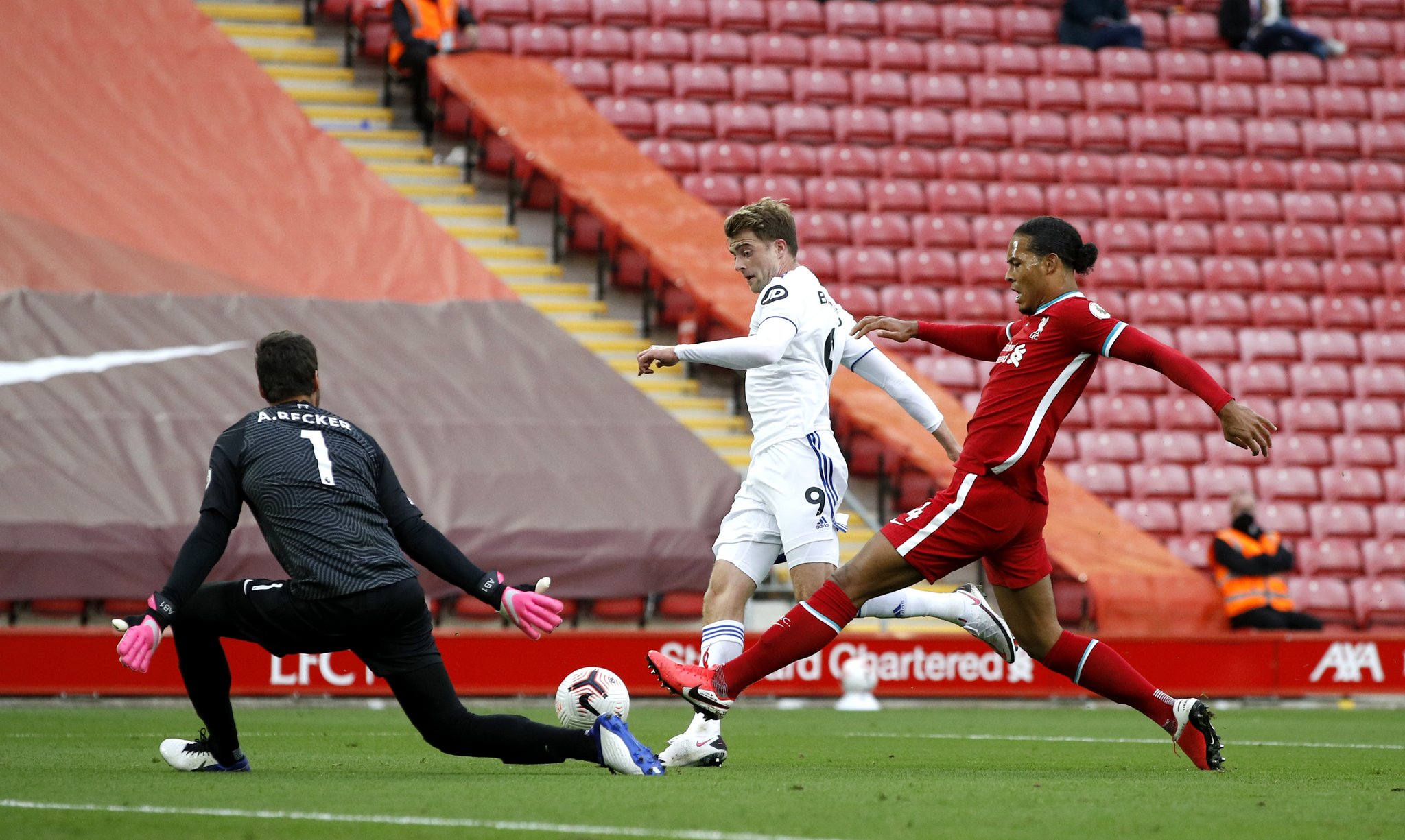 吸引协防后 吸引协防后